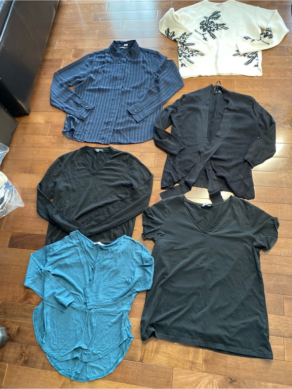 Assorted Women’s Clothing size M, Short & Long Sleeves & Light Layer